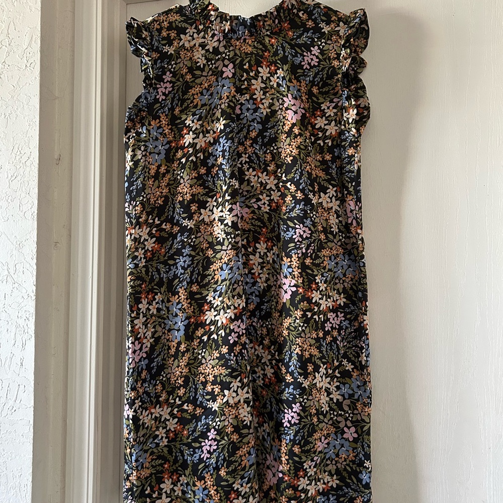 Women’s Black Floral Ruffle-Sleeve Dress